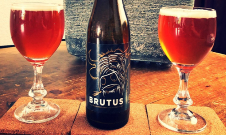 Maximus Brutus fles en glazen